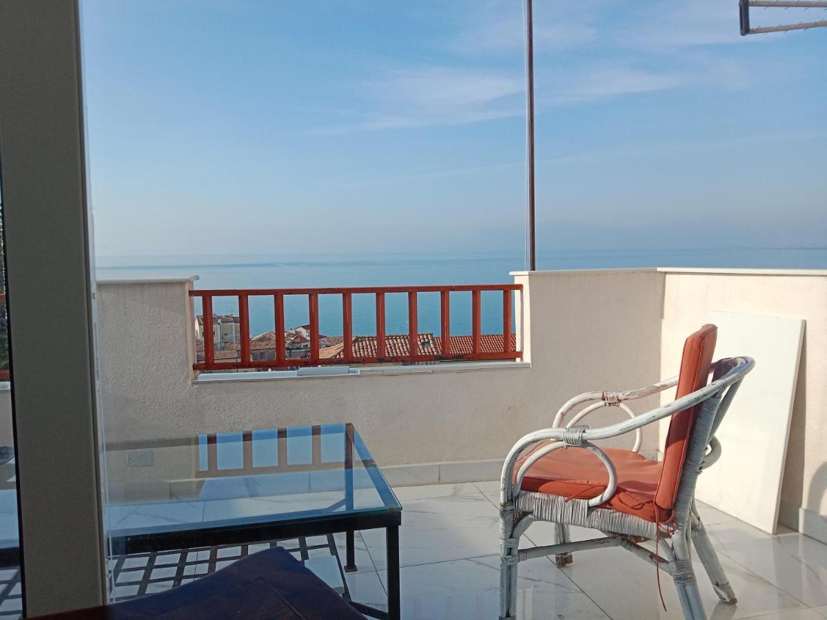 "Lo Studiolo" Apartment Піццо Екстер'єр фото