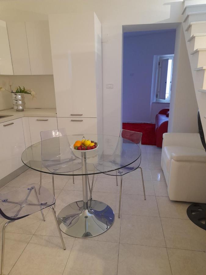 "Lo Studiolo" Apartment Піццо Екстер'єр фото