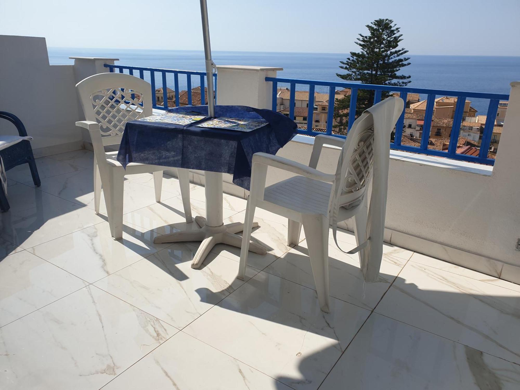 "Lo Studiolo" Apartment Піццо Екстер'єр фото